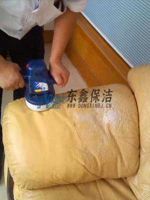 清洗沙发作业现场